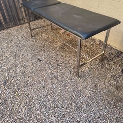 Treatment table(adjustable)
