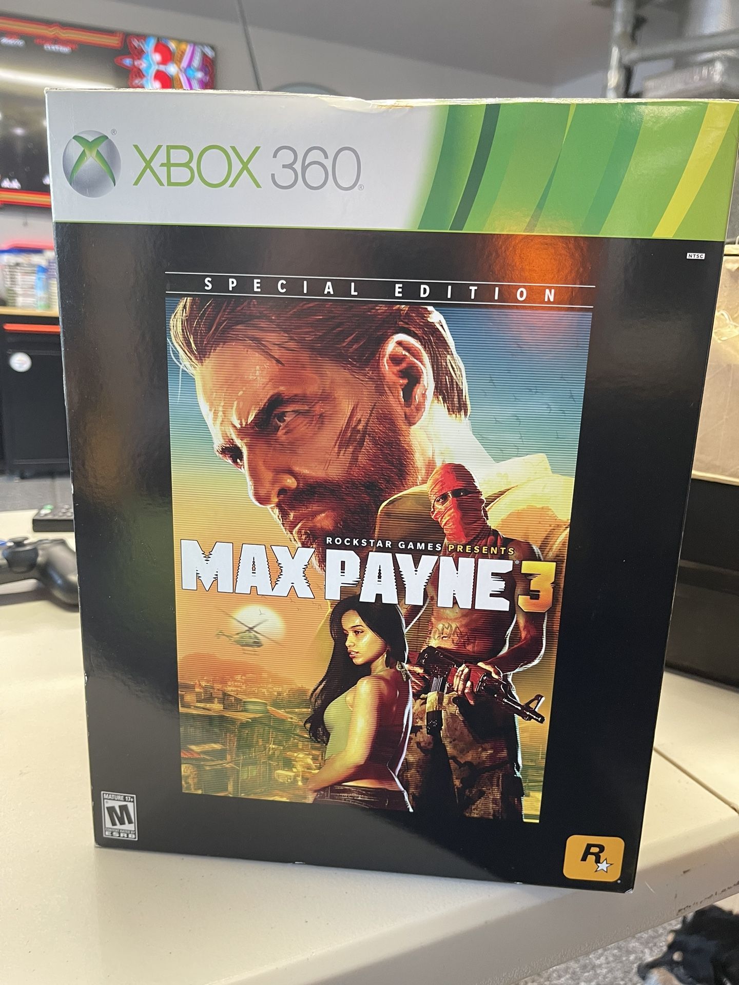 Xbox 360 Max Payne 3 With statue