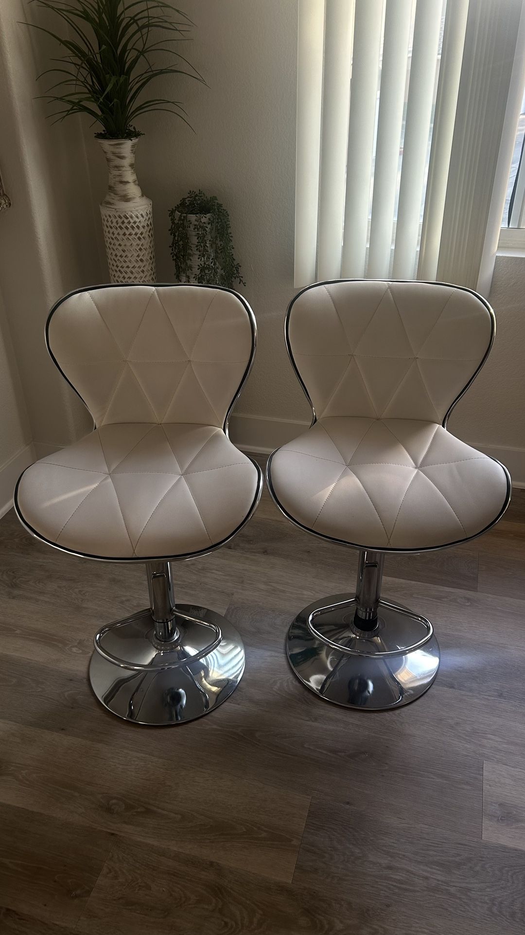 Bar Stools Swivel (2)
