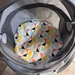 Portable baby play pen