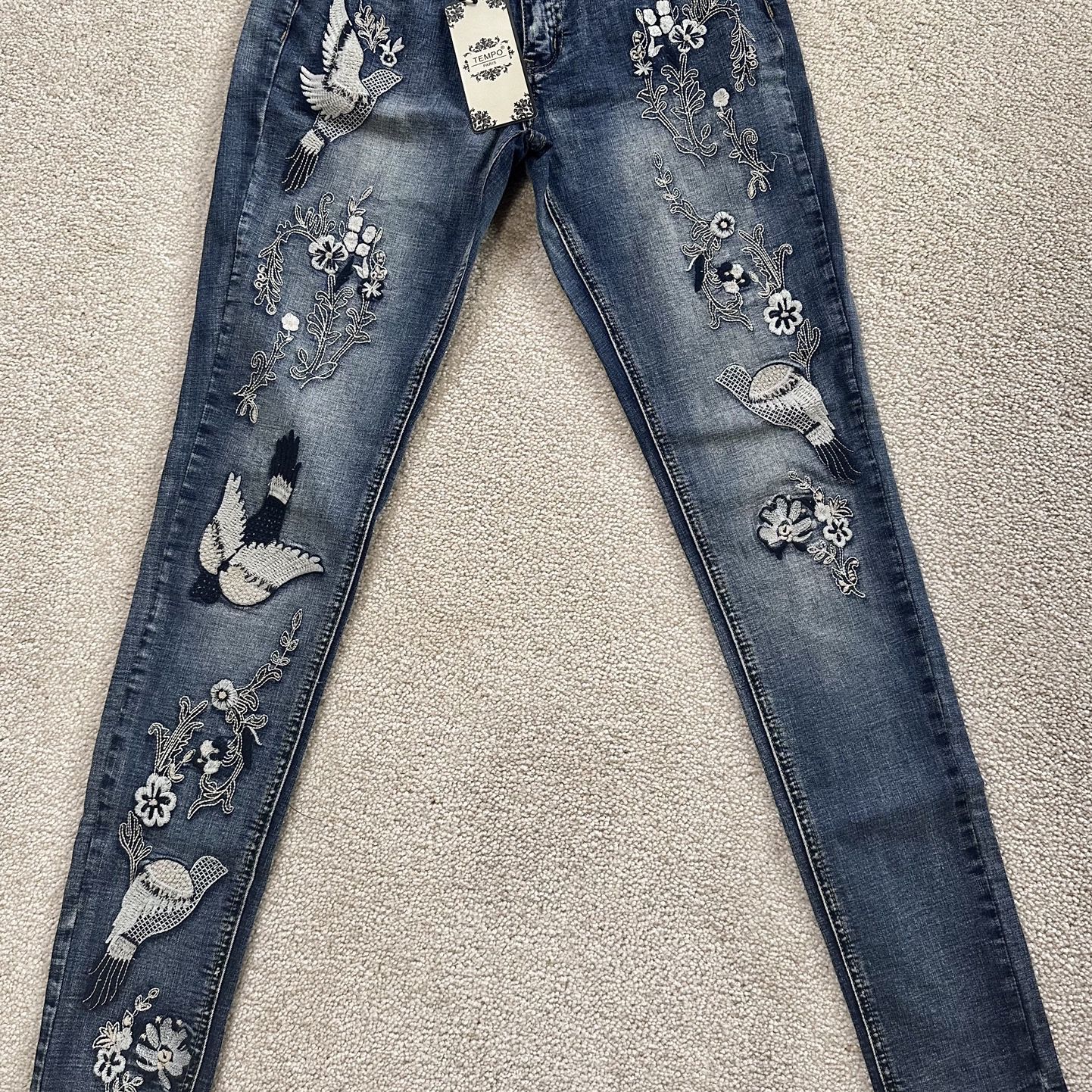 New Women’s Jeans - Wholesale Lot