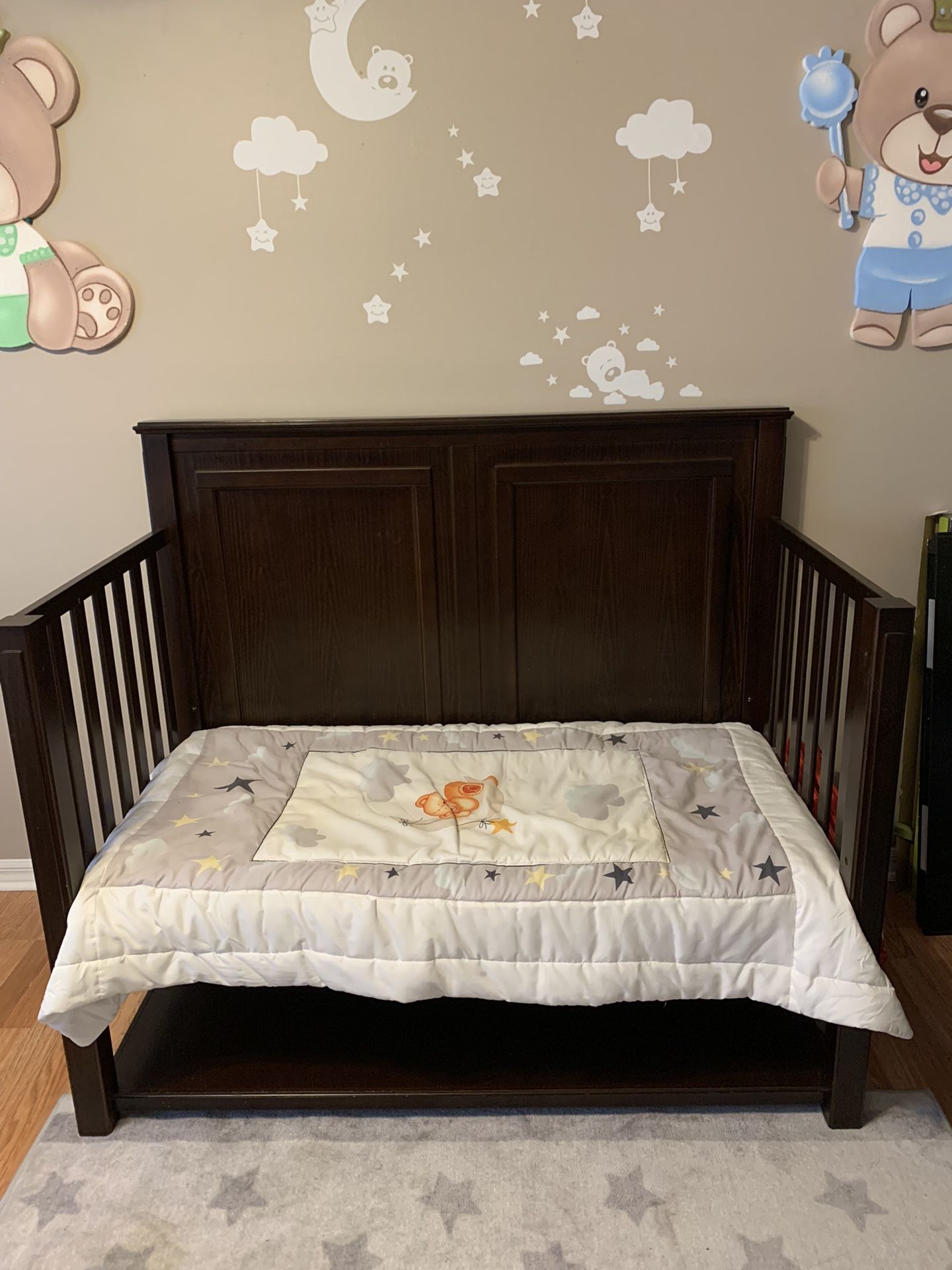 Baby  Crib In Good Condition 