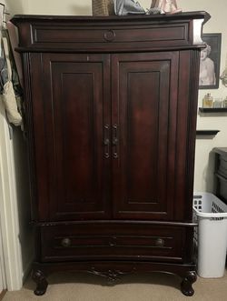 Dresser set