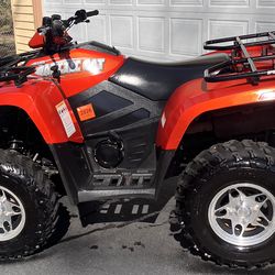 Artic Cat 700EFI (2006) 4 wheeler!!