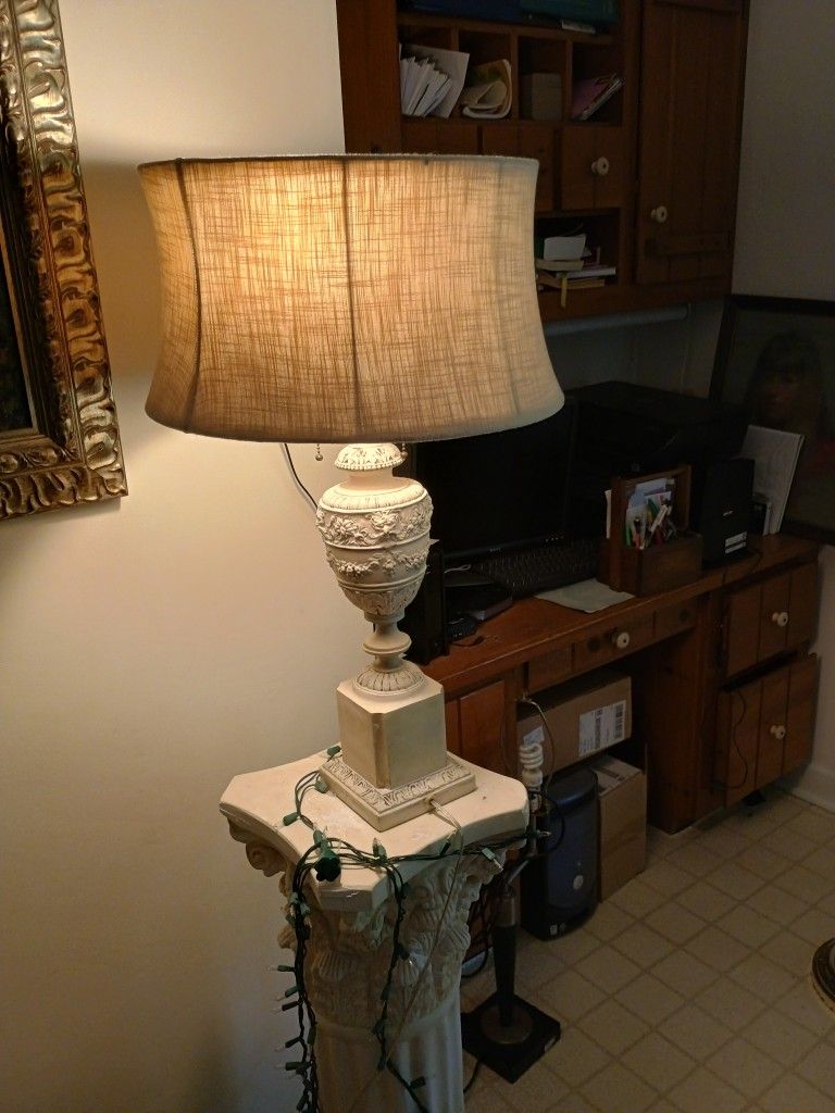 Home Decor Antique Look Lamp With Canvas Shade Two Bulbs