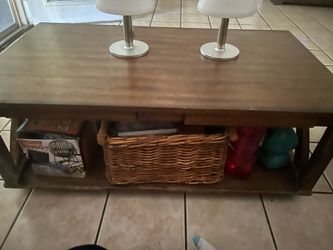 Mobile coffee table