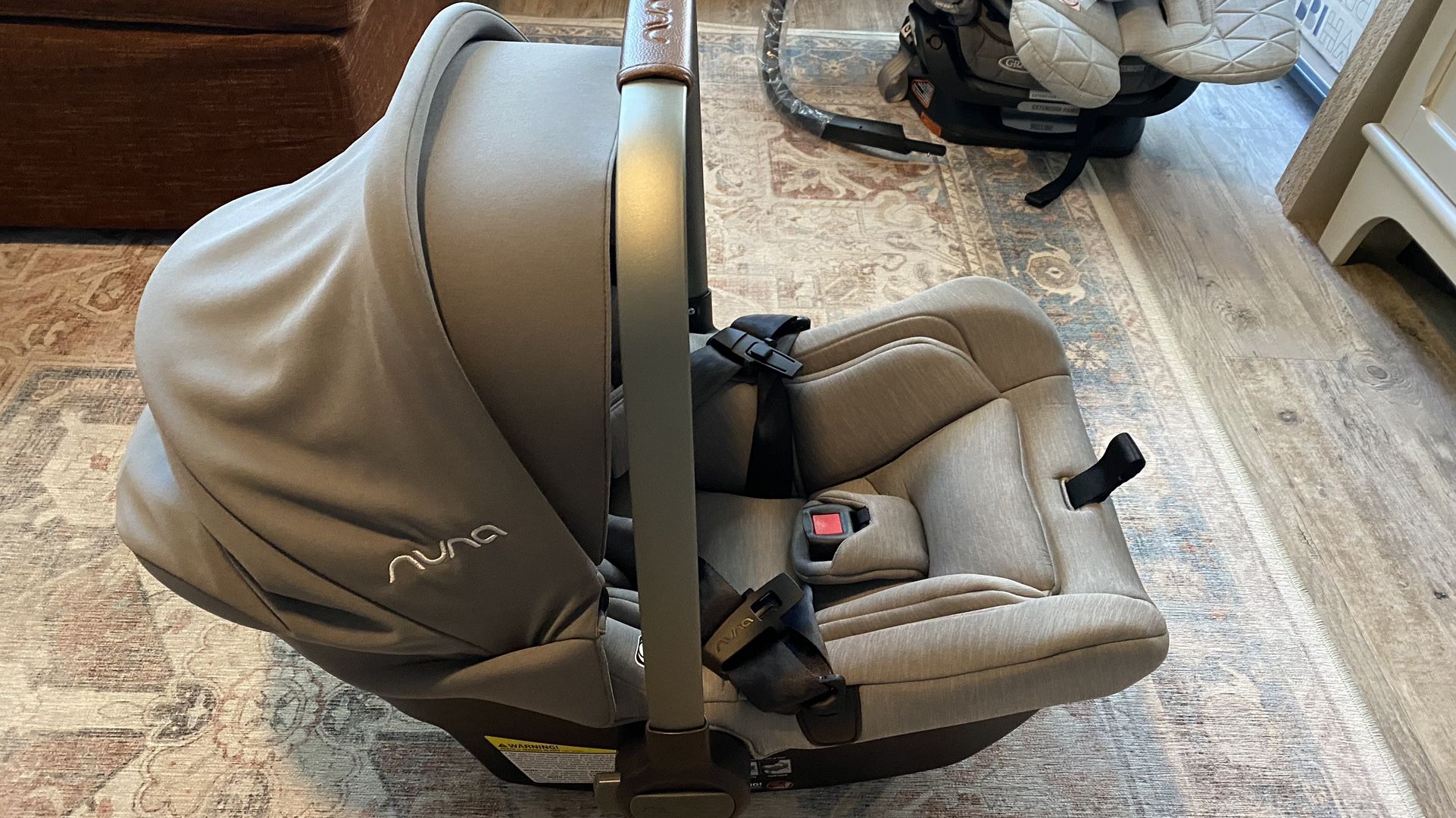 Infant Car seat Nuna 