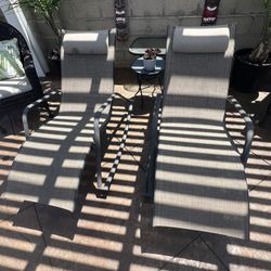 2 Rocking Lounge Chairs