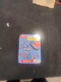 Toy Shirt Friends Letter Bracelets Kit Tin