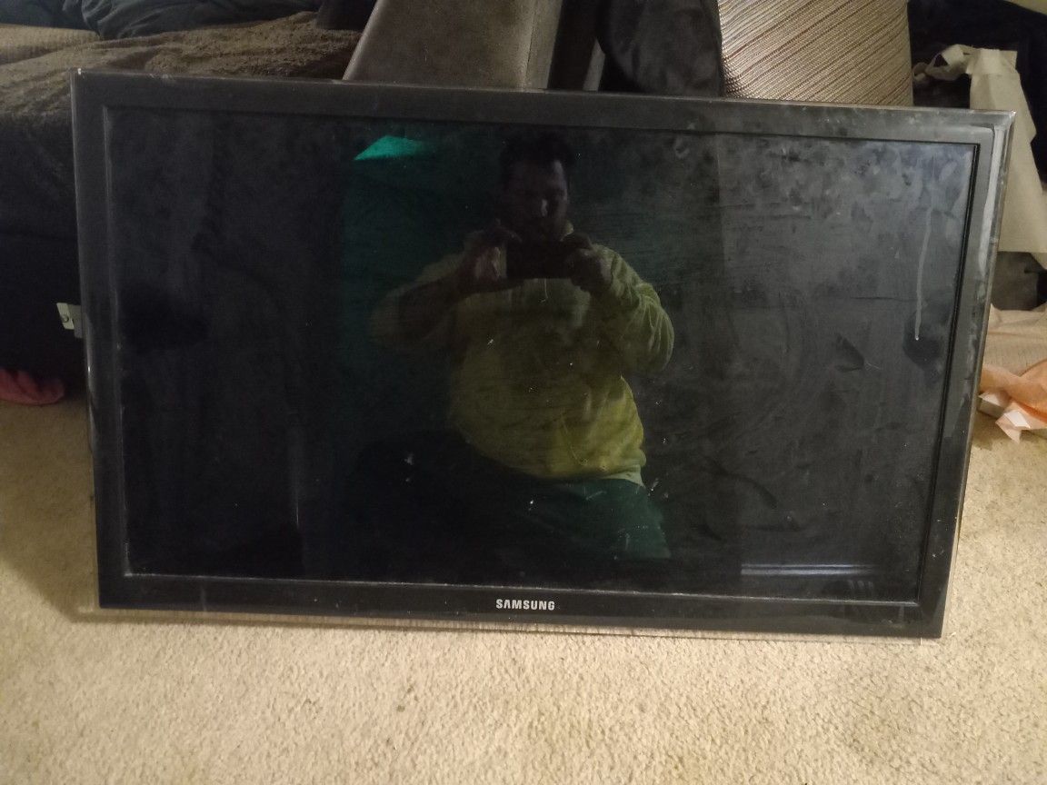 TV 42 Inch