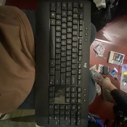 LOGI wireless keyboard 