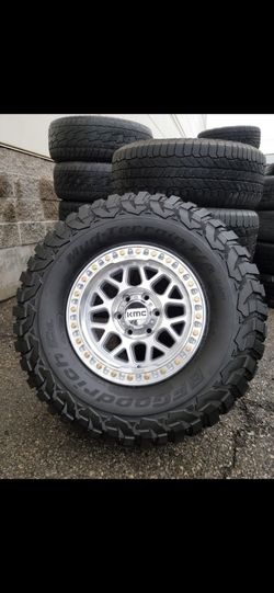 18" KMC GRS w/ 35x12.50R18" BFGoodrich KM3 tires
