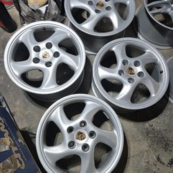 17" Porsche Wheels. Staggered 