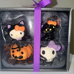 New Hello Kitty Halloween Salt And Pepper Shakers