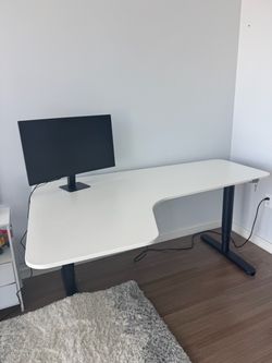 Need gone! Electric Corner desk Bekant Ikea