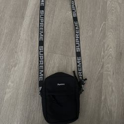 Supreme - SS18 Shoulder Bag - Black 