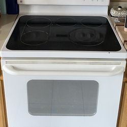 GE 5 Burner Range/Oven