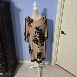 Signature By Robbie Bee Size 10 Dress