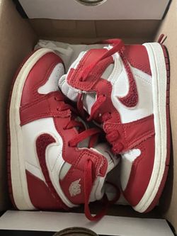 Jordan 1 High OG Varsity Red Sz 9 Kids