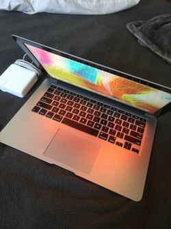 Apple MacBook Air 13” Laptop - w charger