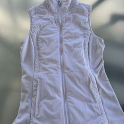 Lululemon women’s Down With It Puffer Vest