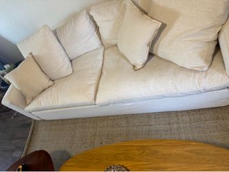 LIVING SPACES UTOPIA COUCH -$800