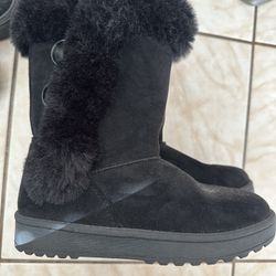 Black Snow Boots 