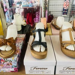 Beautiful Woman Shoes $10