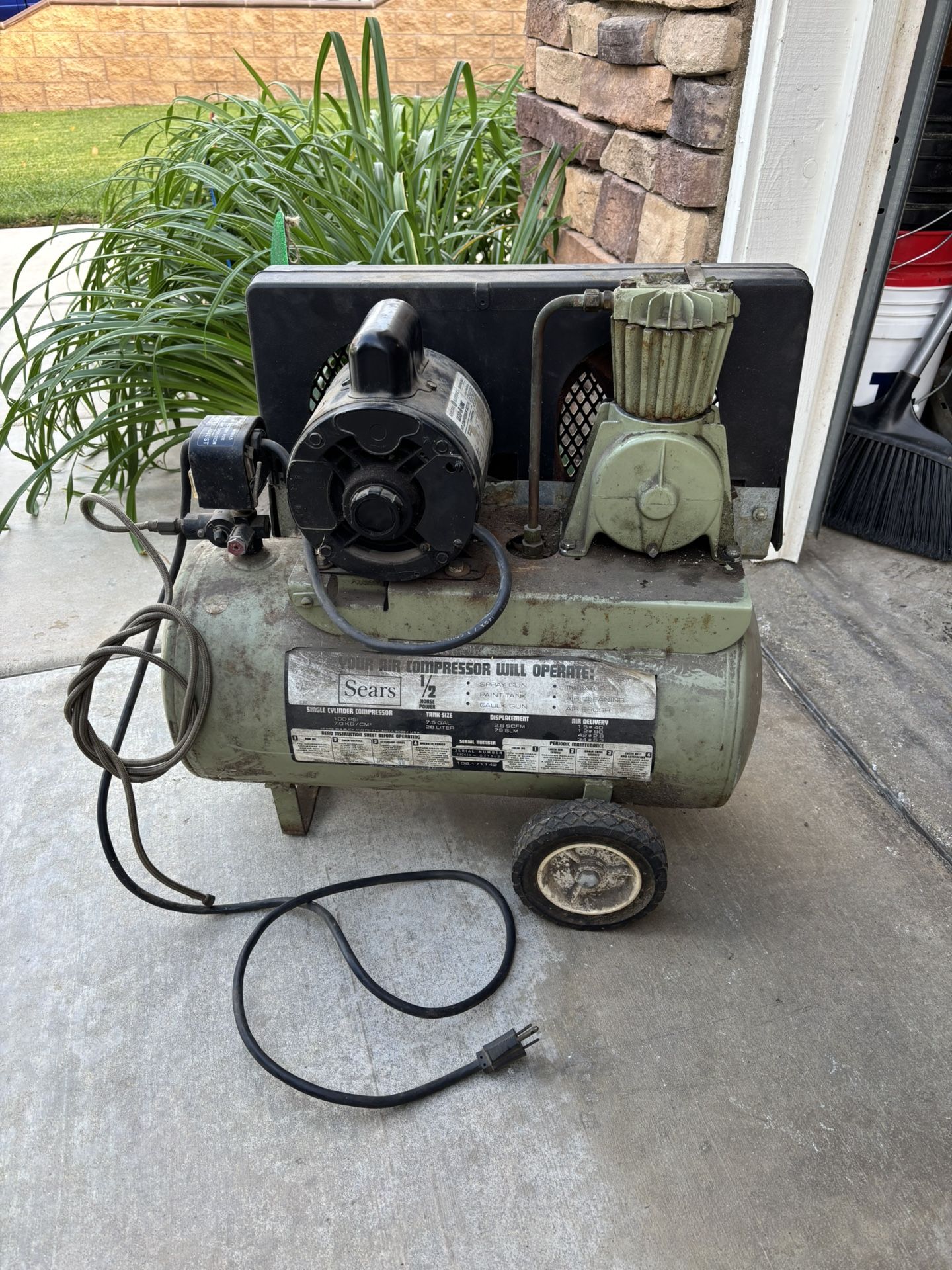 VINTAGE SEARS 1/2HP AIR COMPRESSOR (NON WORKING CONDITION) 