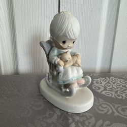 PRECIOUS MOMENTS: Purr Fect Grandma, 1979, Vintage, Purr Fect Condition Figurine 
