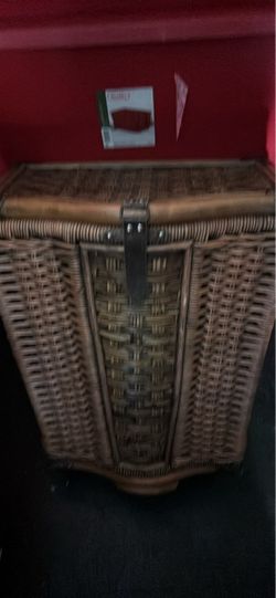 Large Wicker Storage Basket with Lid