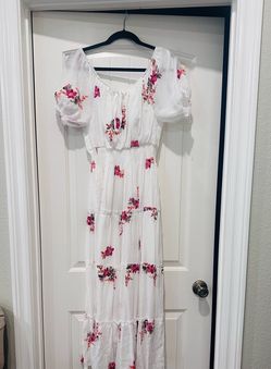 Kindred Women’s Medium White Floral Dress