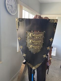 Escudo Metal Nuevo En Caja 