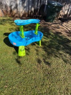 Step2 Spill & Splash Water Table – $30 OBO