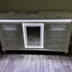 Elegant Dresser