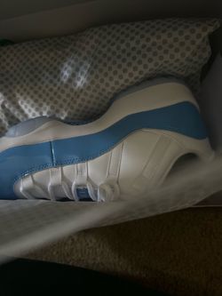 Jordan 11 UNC