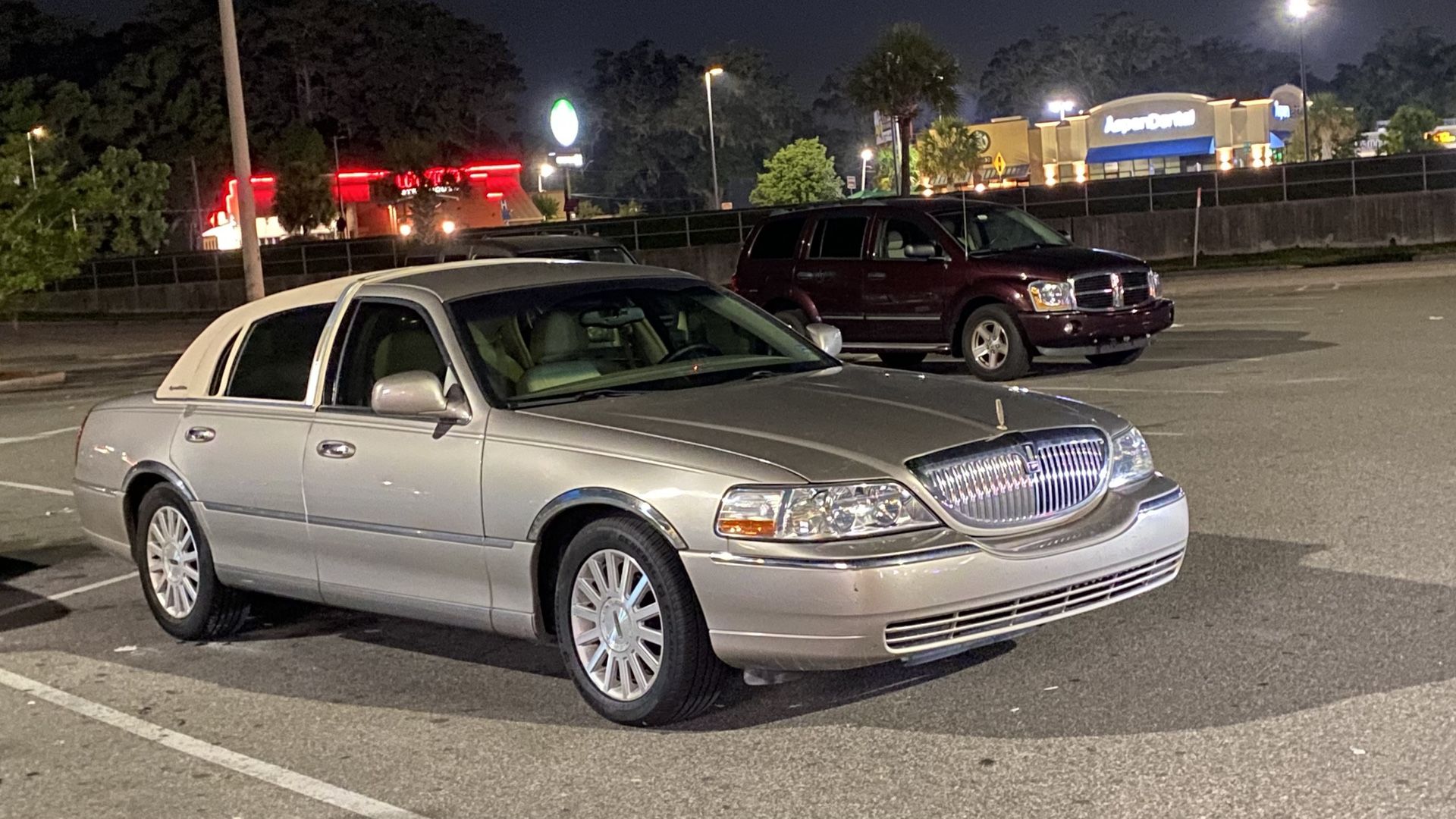 2003 Lincoln Town Car