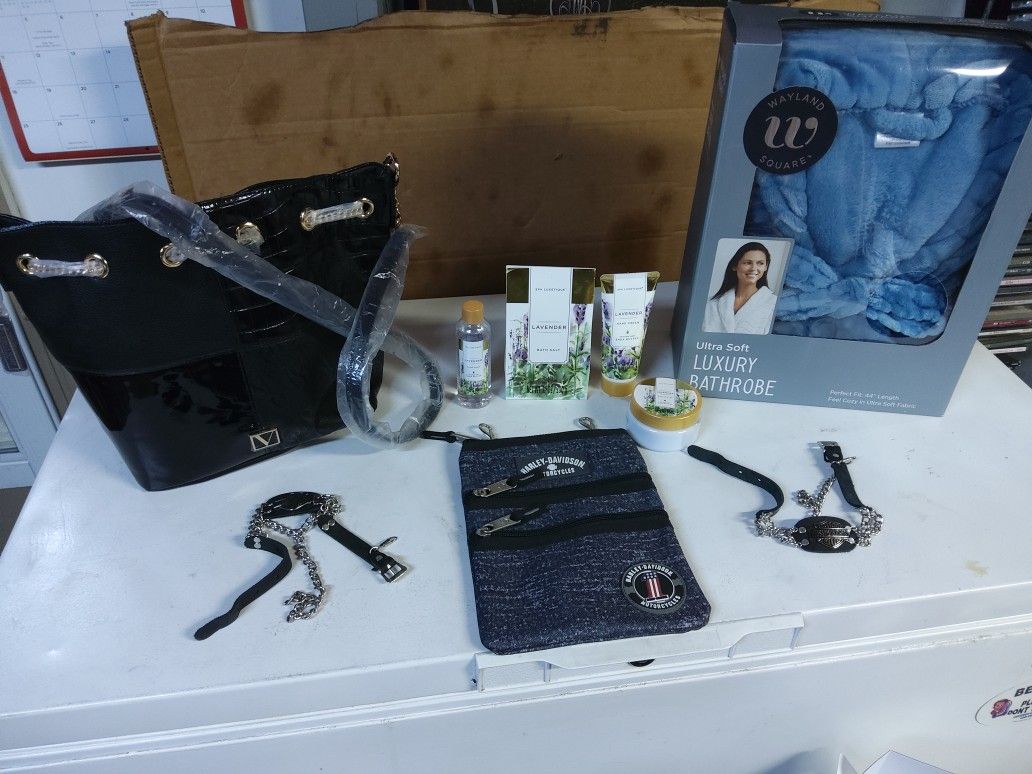 Women's Harley-davidson Bag, Boot Chains, Purse, Robe & Lavender Skin Care Products 
