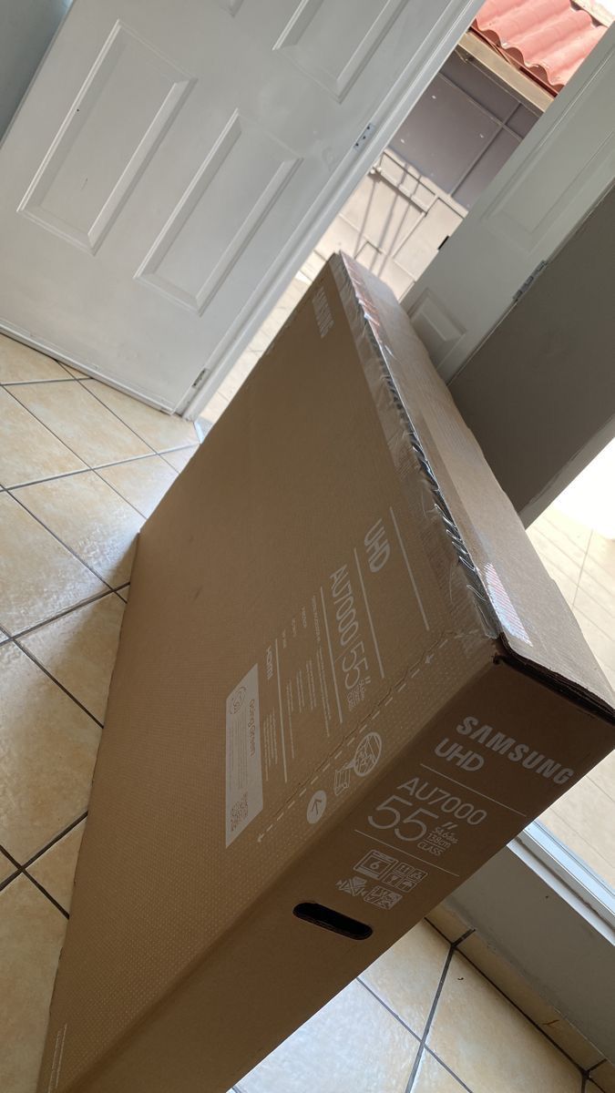 Samsung AU7000,black 55 inches