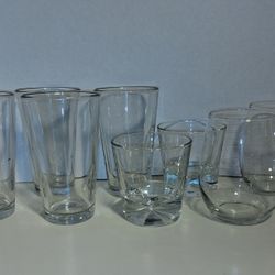 kitchen glasses 4 large beverage, 2 cocktail, 2 stemless wine glasses and 1 shot glass ALL for $10 FIRM
