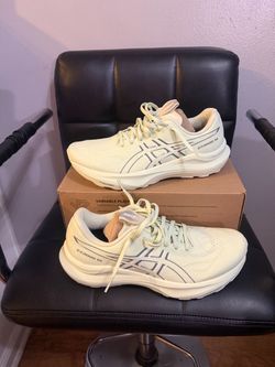 Asics GT -2000 14 Size 9.5 Women’s $90