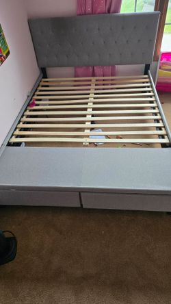 Queen bed with mattress
