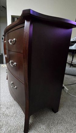 [Sale] Curved Wooden 3-Drawer Dresser near 405 & Beach