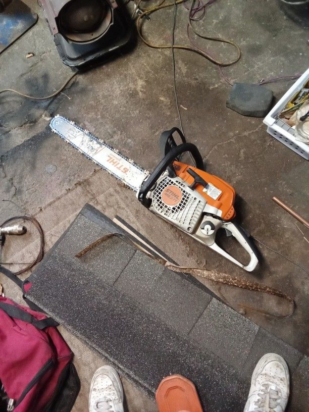 Stihl Chainsaw Ms271 Like NEW