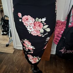 Bold Elements Floral Cut to Curve Skirt - Size L