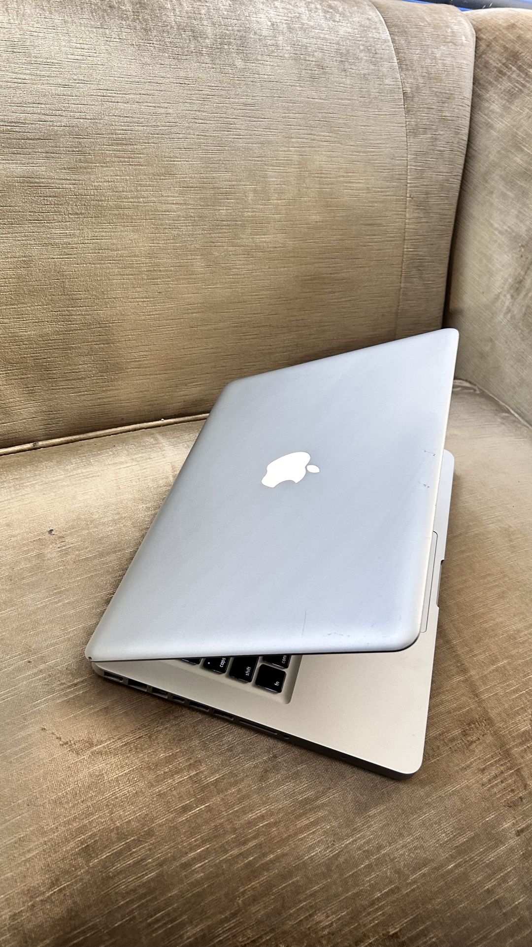 Apple MacBook Pro 13” I5/8GB/256GB SSD $140
