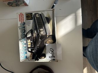 MPC 1/25 1977 Dodge Warlock Stepside Pickup plastic model kit