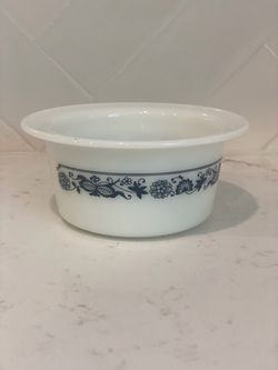 Pyrex #75 old town blue onion butter bowl