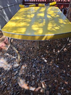 Vintage 50s Kitchen Table w/2 Chairs