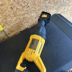 Dewalt Saw